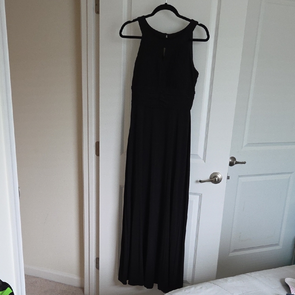 SLNY Black Sleeveless Maxi Dress